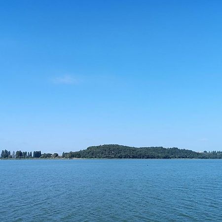 Isola Polvese Resort Castiglione del Lago Esterno foto