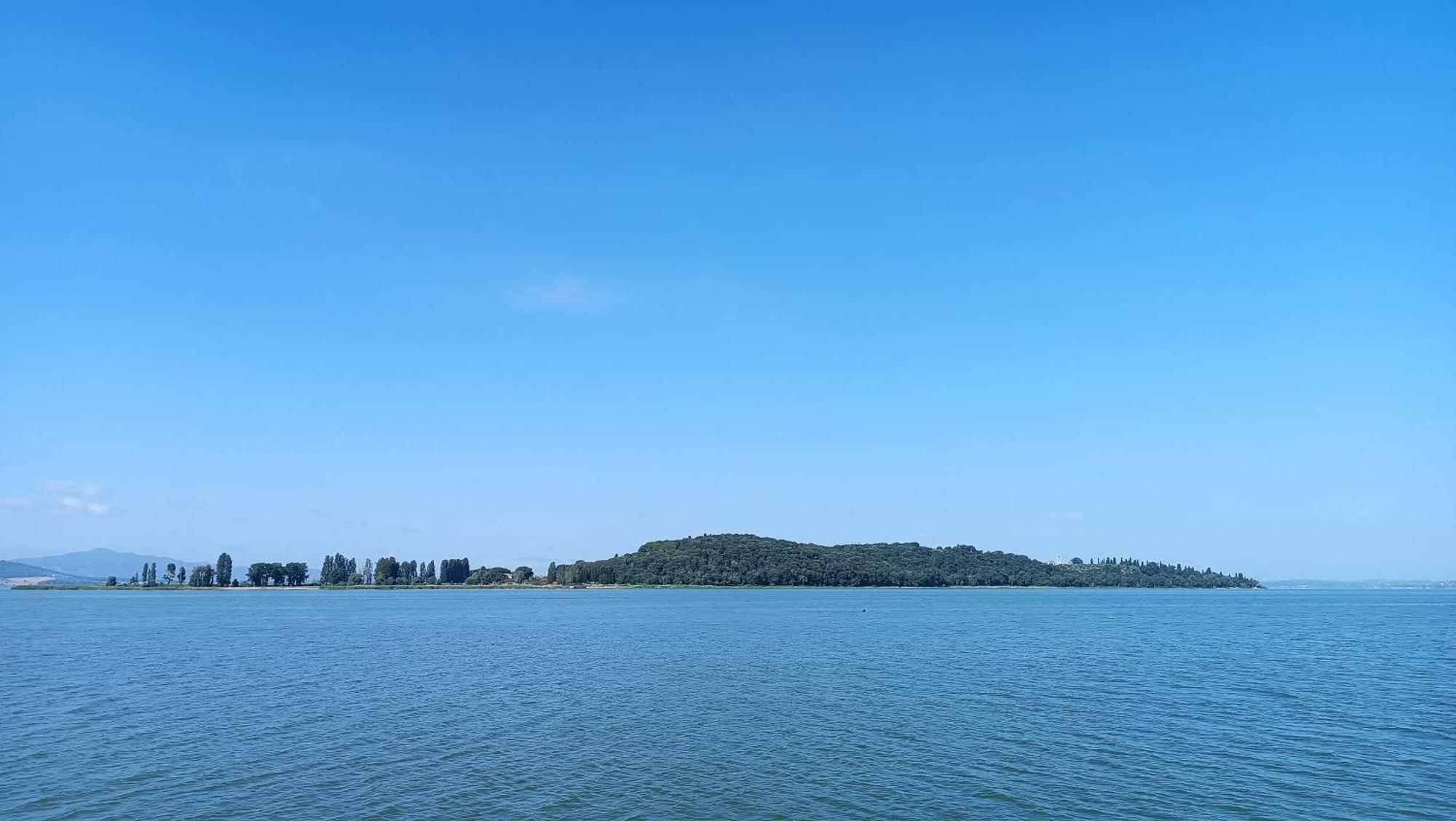 Isola Polvese Resort Castiglione del Lago Esterno foto