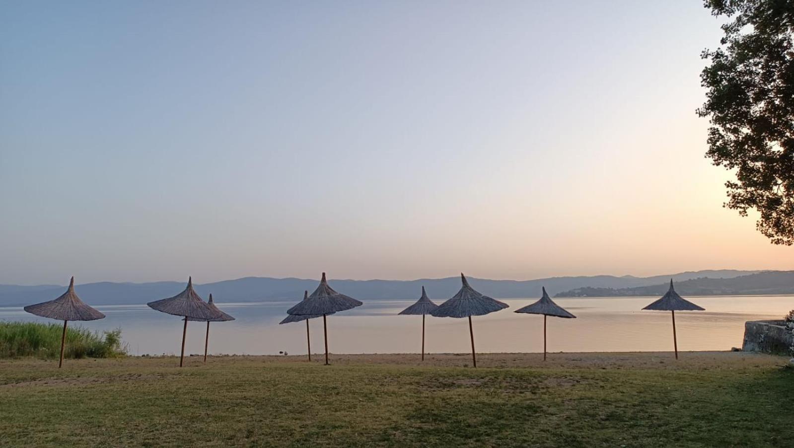 Isola Polvese Resort Castiglione del Lago Esterno foto